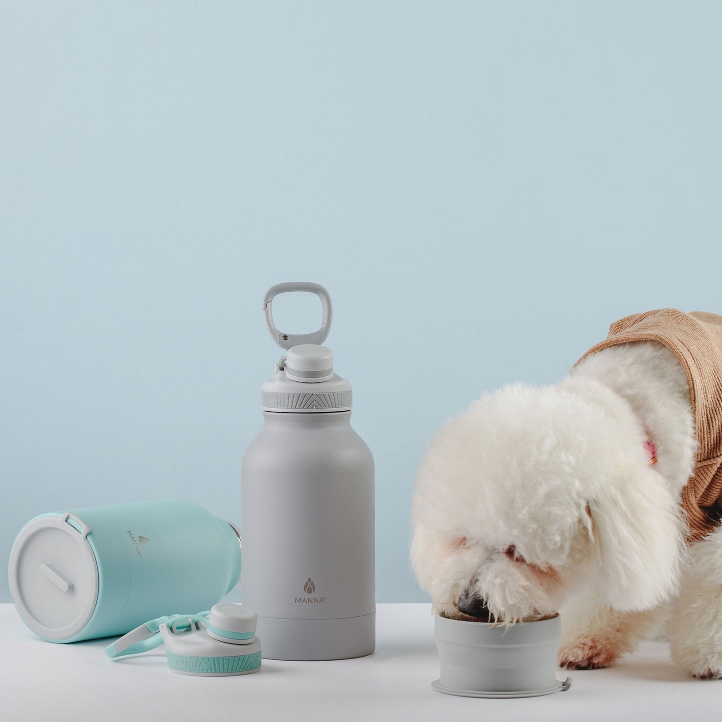 46-oz-rover-bottle-q0 WEB_156A7390_2b12558f-2e11-4712-881b-a120febc680c.jpg